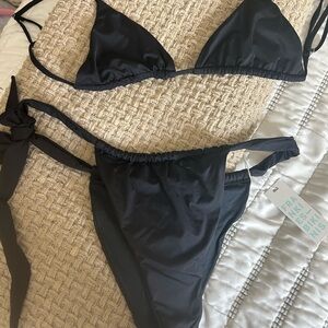 Frankie’s Bikini Black Triangle Kealy Bikini Set